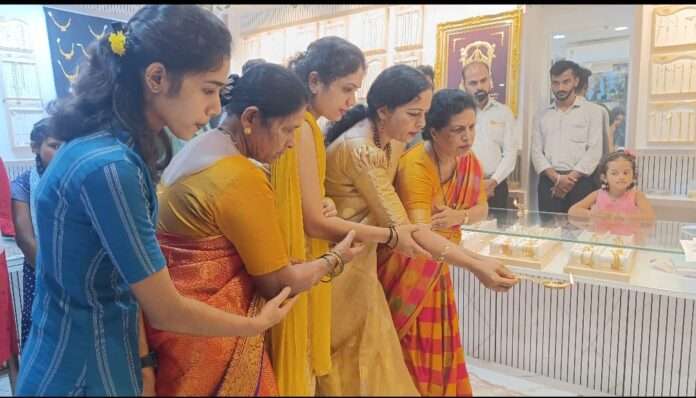 4f765958-24d4-408d-aad0-3ead8c62b1c7