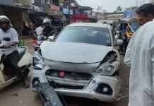 ಹಿಂದಿನಿಂದ ಲಾರಿಗೆ ಡಿಕ್ಕಿ ಹೊಡೆದ ಕಾರು