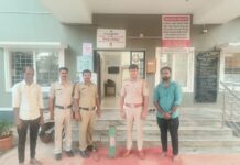 ಬೆಳ್ಳಾರೆ : ರಸ್ತೆಯಲ್ಲಿ ಬಿದ್ದು ಸಿಕ್ಕಿದ್ದ ಬೋರ್ವೆಲ್ ಪಂಪನ್ನು ಹಿಂತಿರುಗಿಸಿ ಪ್ರಾಮಾಣಿಕತೆ ಮೆರೆದ ಬೆಳ್ಳಾರೆ ಪೊಲೀಸರು